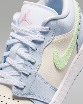 NIKE公式】エア ジョーダン 1 LOW SE ジュニアシューズ.オンライン